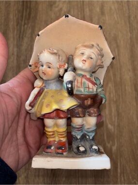 Vintage Inarco Just Kids Figurine Children Umbrella Japan Ceramic Decor box AL Q